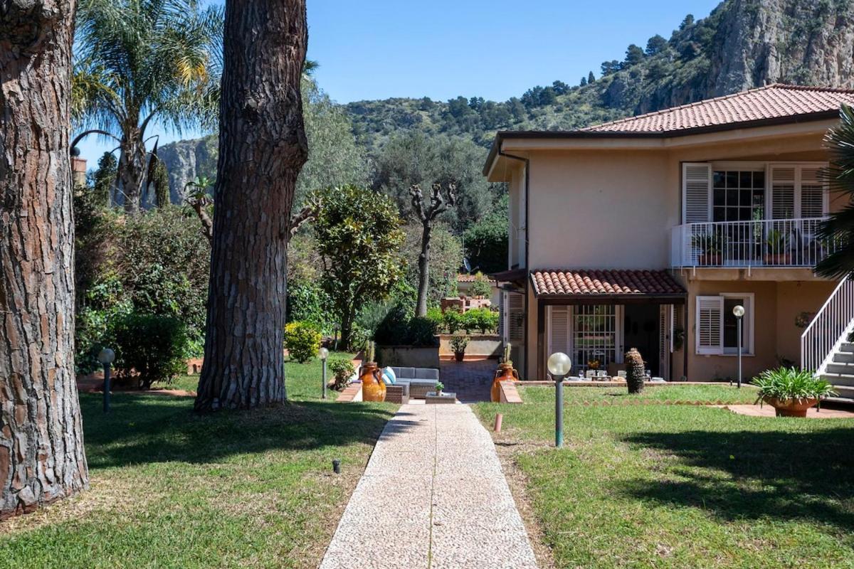Donna Amalia Villa In Mondello Palermo Exterior foto
